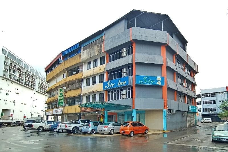 Oyo 90207 Sir Inn 3
