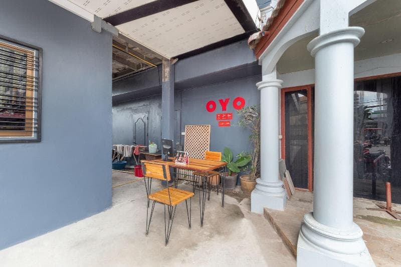 The Nine By Oyo Rooms 5