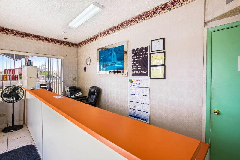Arizona Inn & Suites By Oyo Rooms main