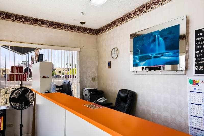 Arizona Inn & Suites By Oyo Rooms 4