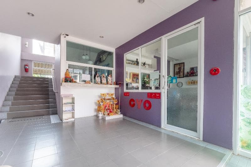 V Place Apartment by OYO Rooms photo 1