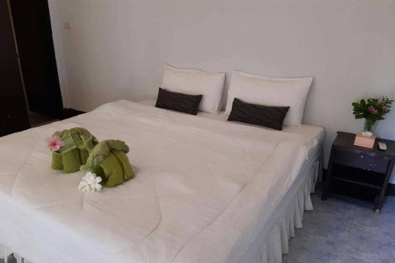 Oyo 75333 Lanta Beach Lodge 4
