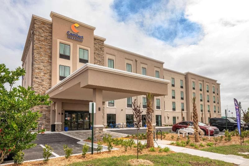 Comfort Inn & Suites Jacksonville - Orange Park 3