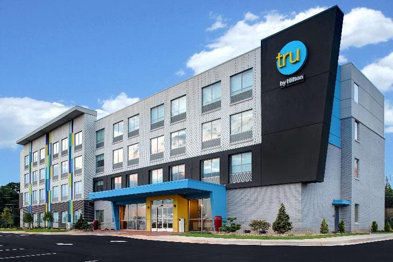 Tru by Hilton Lithia Springs 2