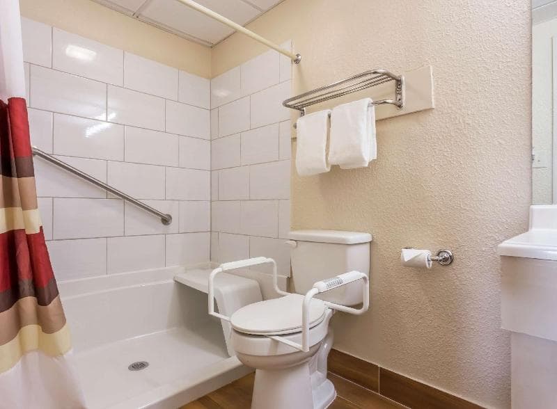 Red Roof Inn Sumter photo 1