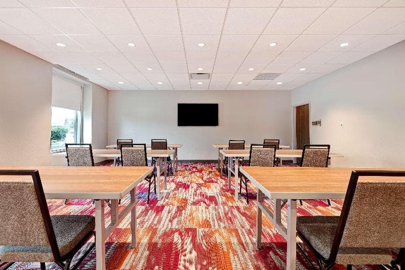 Home2 Suites by Hilton Lincolnshire Chicago photo 1