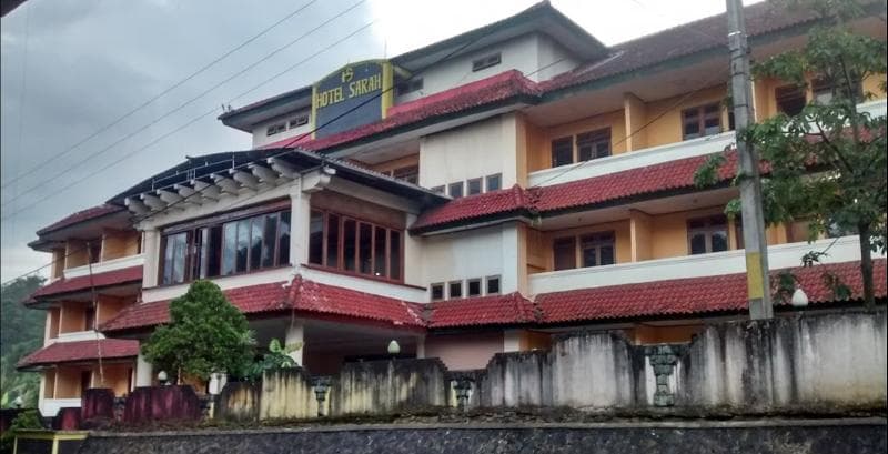 Super Oyo 90382 Hotel Sarah Sukabumi 3