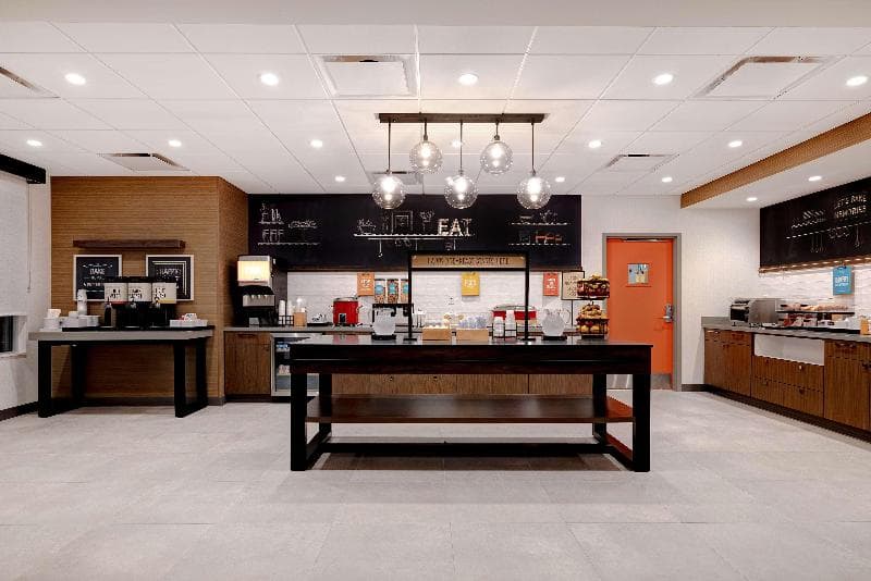 Hampton Inn Crown Point 3