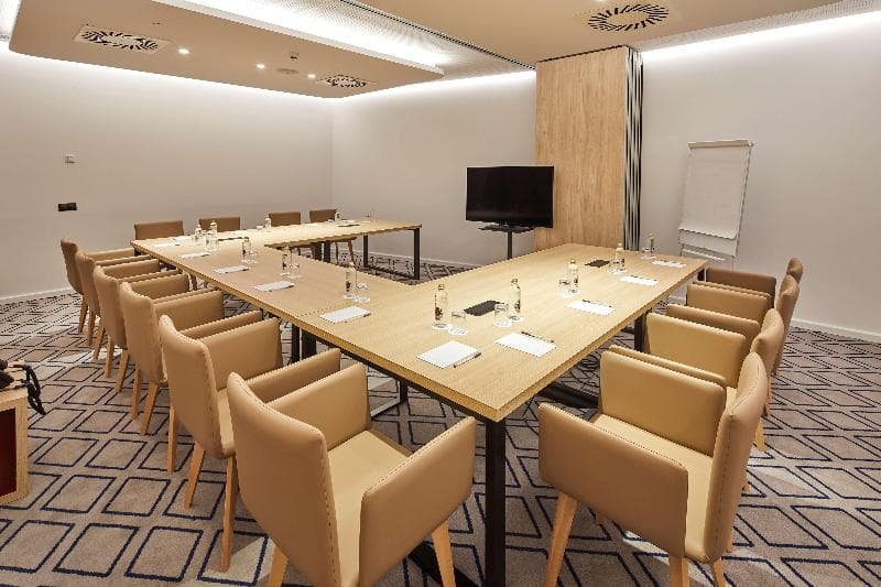Hampton by Hilton Barcelona Fira Gran Via photo 1