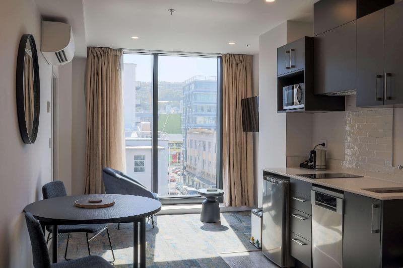 Ramada By Wyndham Wellington Taranaki Street 2