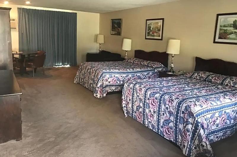 The Chalet Motel, A Travelodge By Wyndham main