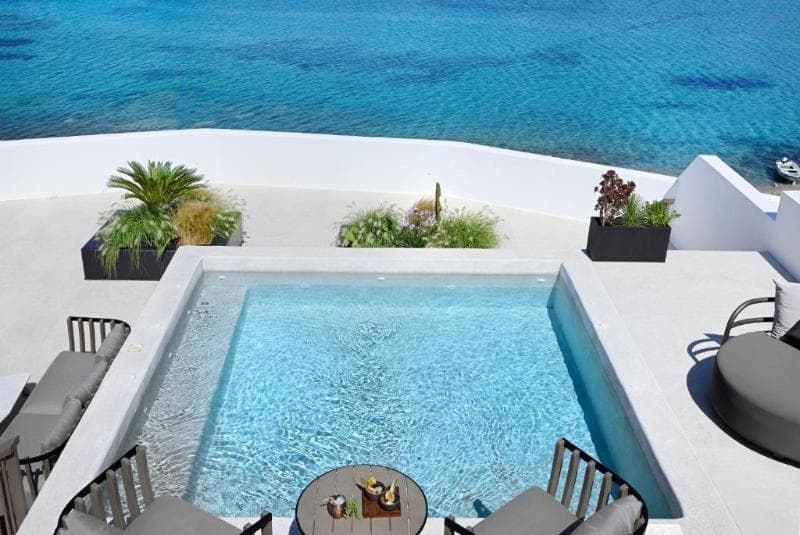 Aeonic Suites And Spa 2