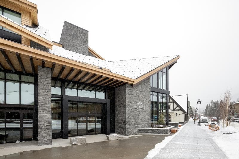 Peaks Hotel and Suites 4