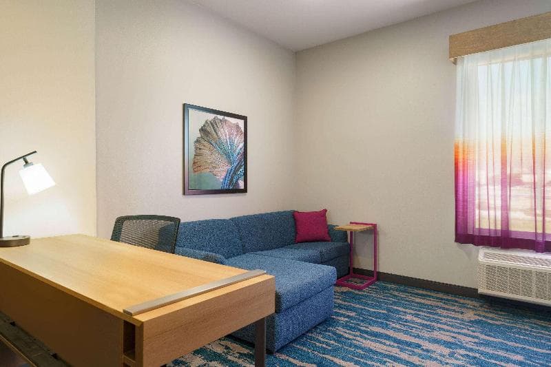 La Quinta Inn & Suites by Wyndham San Antonio SeaWorld/LAFB 5