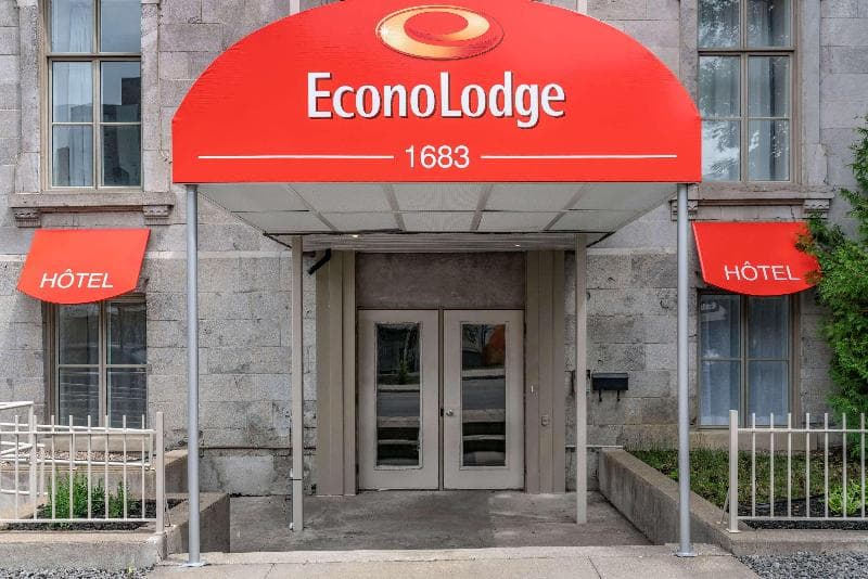 Econo Lodge 4