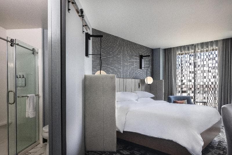 Crowne Plaza Kearney 3