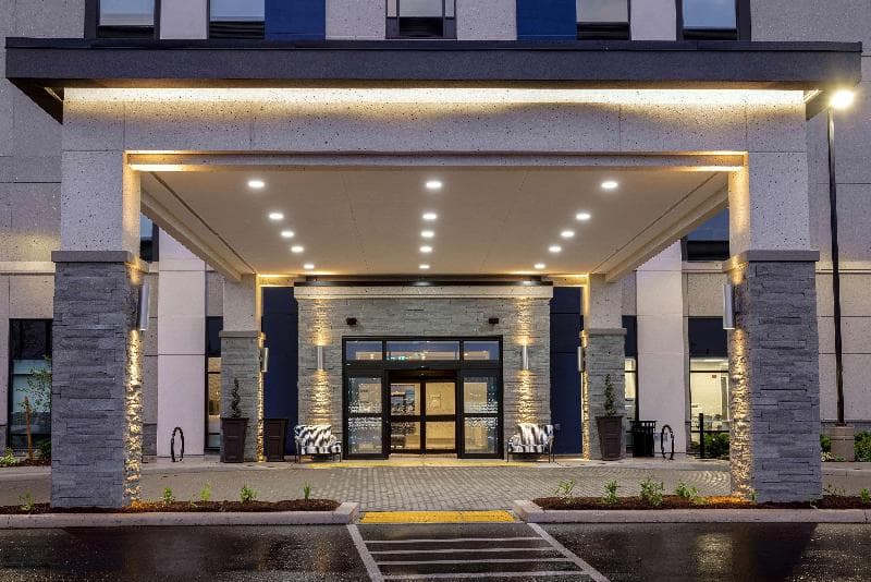 Hampton Inn & Suites by Hilton Burlington Toronto 2