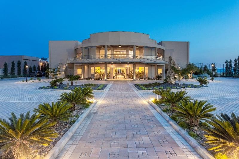 Elysian Luxury Hotel And Spa 1