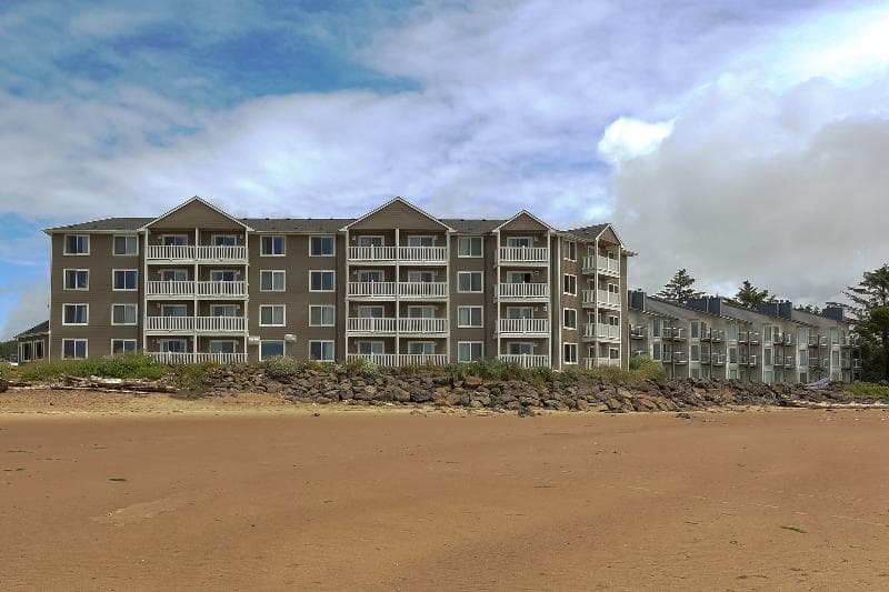 Siletz Bay Beachfront Hotel by OYO Lincoln City photo 1