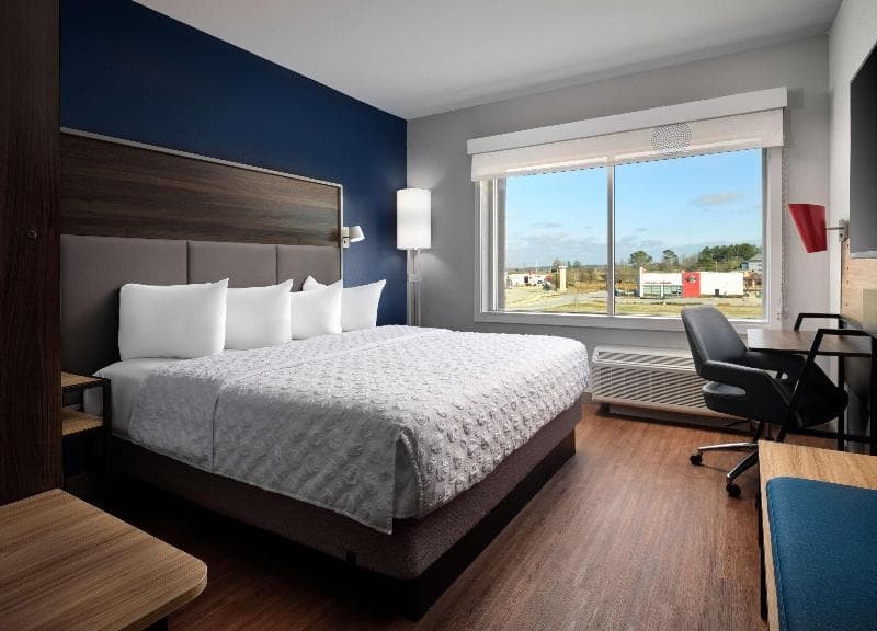 Tru by Hilton Tupelo 4