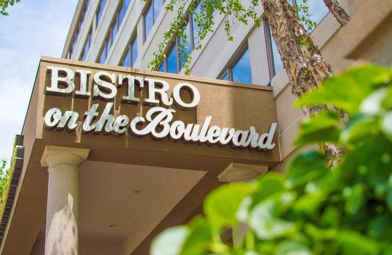 The Boulevard Inn And Bistro 4