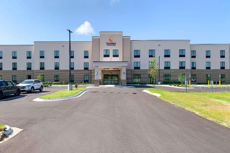 Comfort Inn & Suites 2