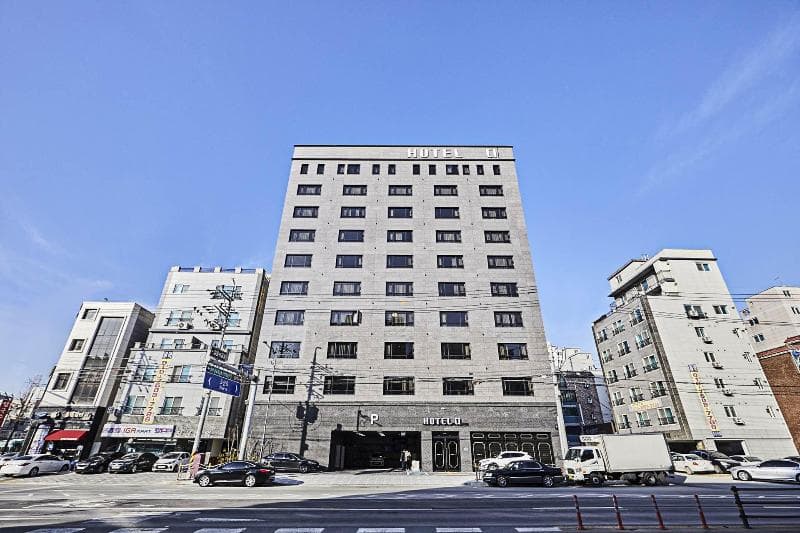 Hotel D main
