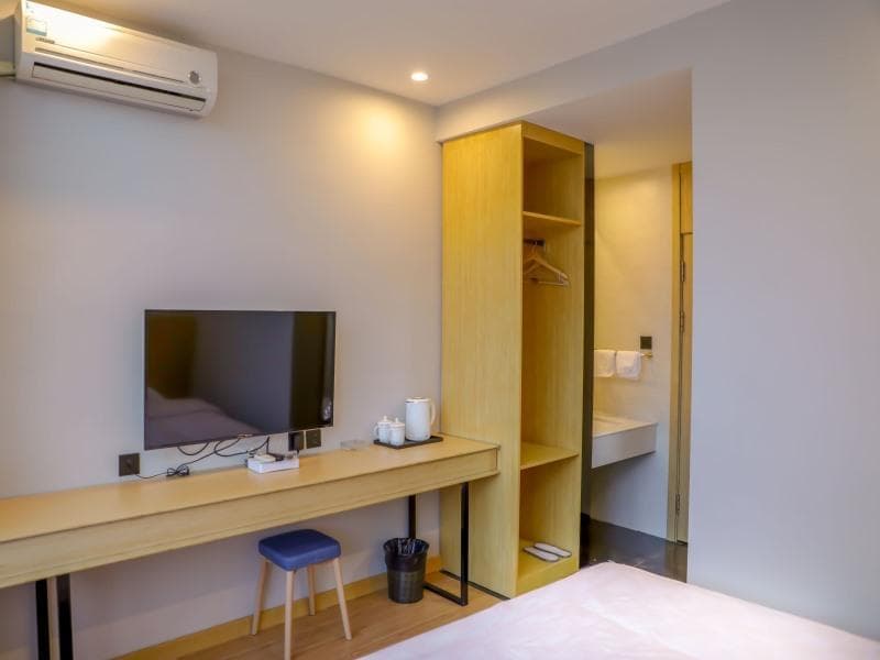 Shell Inner Mongolia Wulanhaote Xing'an Street Department Store Hotel (Adults Only) photo 1