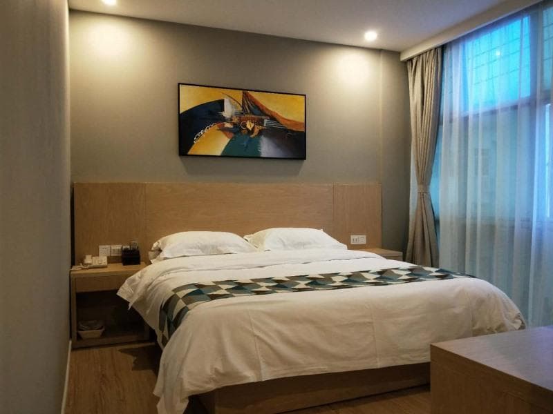 Shell Shanghai New International Expo Center Fanghua Road Metro Station Hotel (Adults Only) 5