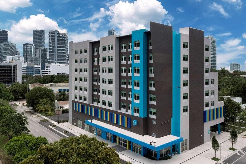 Tru by Hilton Miami West Brickell photo 1