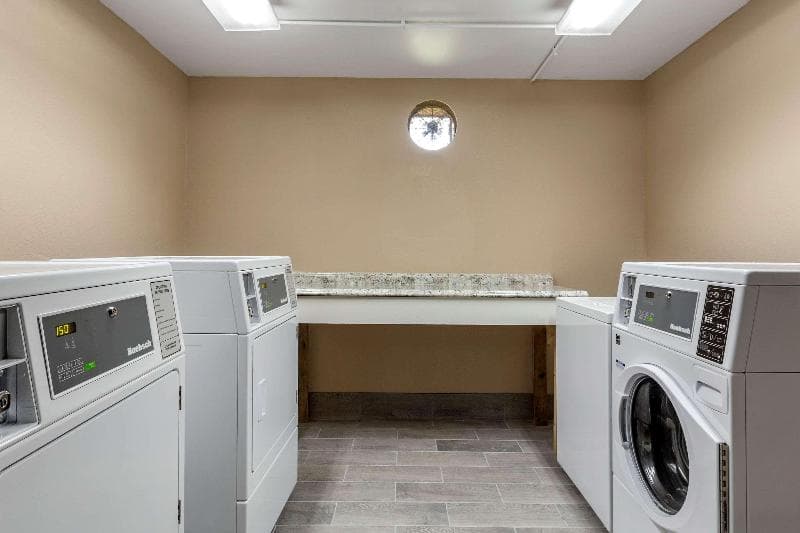 Quality Inn & Suites Spring Lake 3