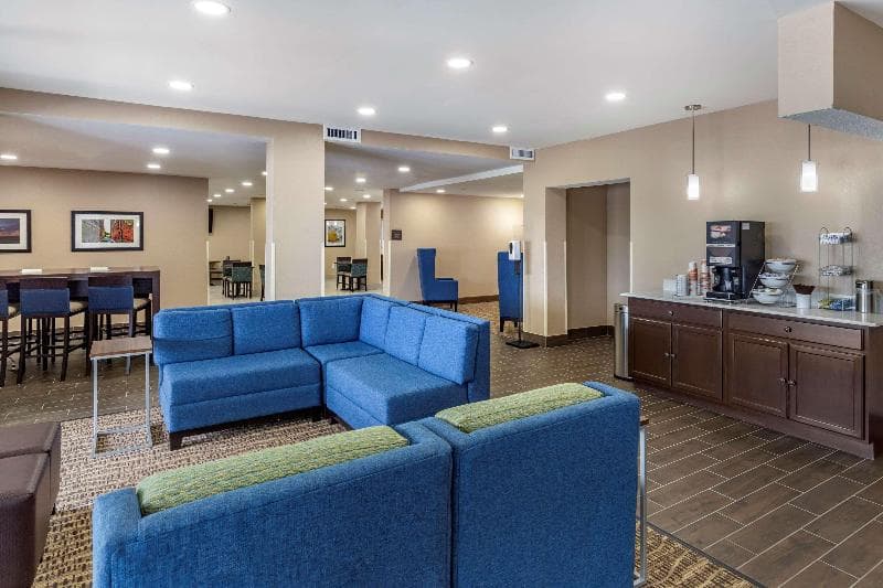 Quality Inn & Suites Spring Lake 5