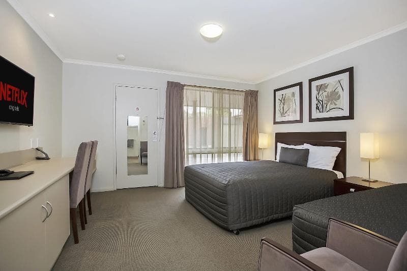 Elm Tree Motel 4