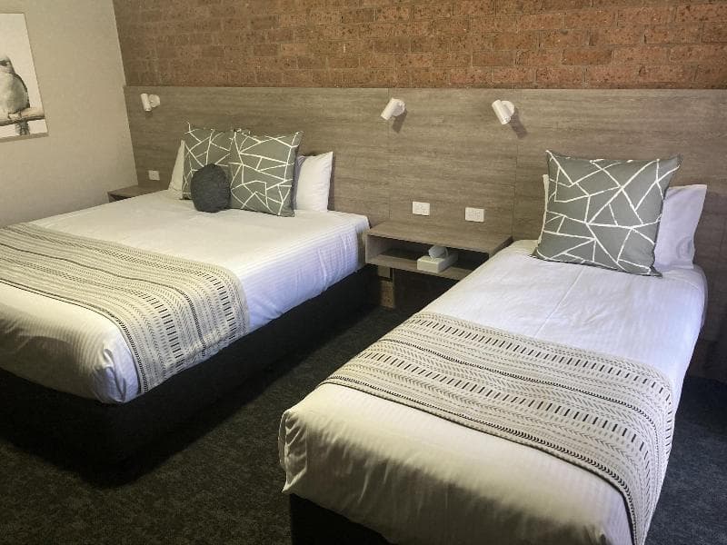 Hamilton's Henry Parkes Motor Inn, Parkes 5