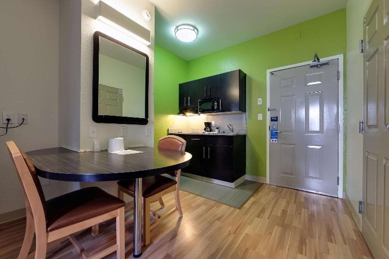 Studio 6 Mississauga, On - Toronto photo 1