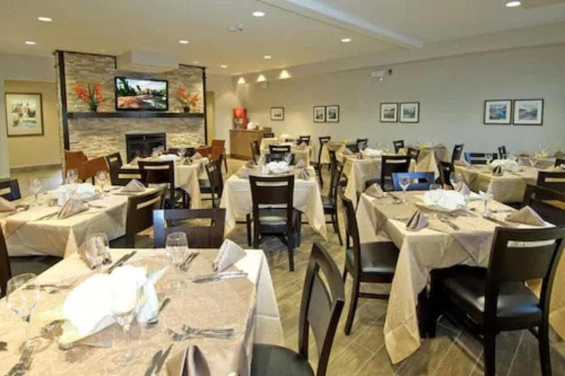 Midland Inn & Suites main