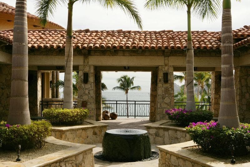 Hacienda Beach Club & Residences 5