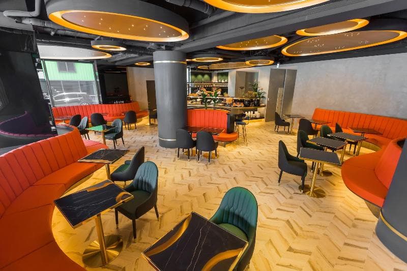 Queen Hotel 3
