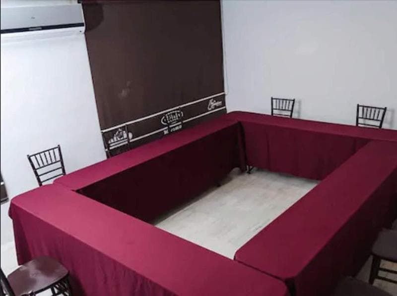 Hotel El Rancho main