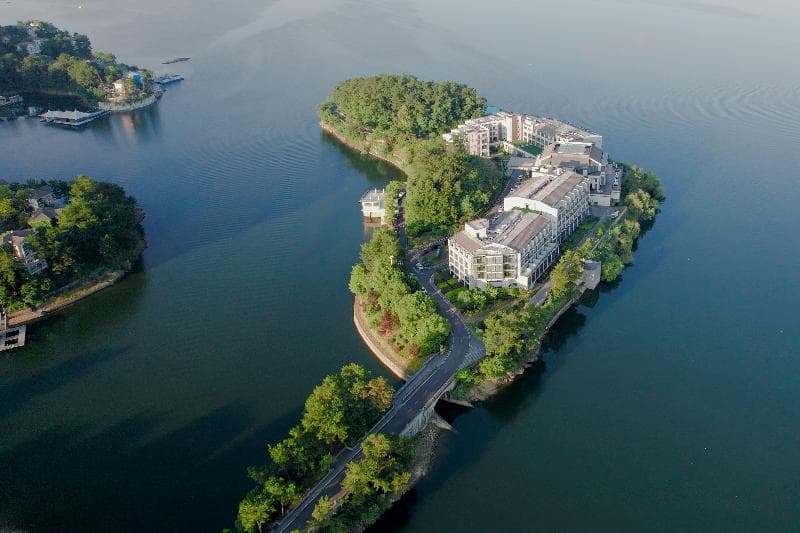 Voco Thousand Island Lake 3