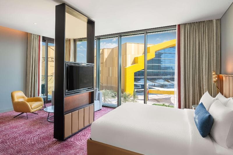 The WB Abu Dhabi, Curio Collection by Hilton 3