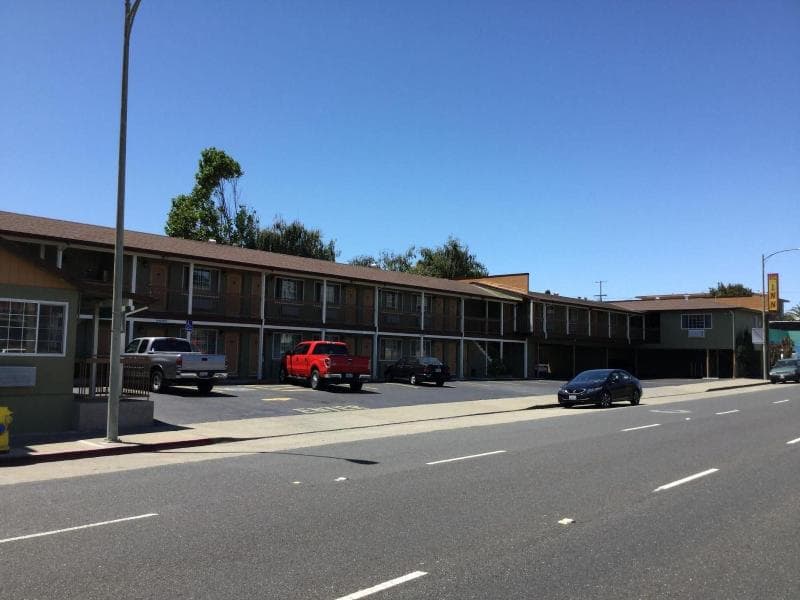 Ritz Inn photo 1