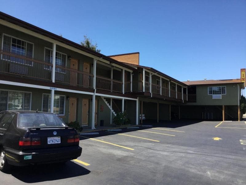 Ritz Inn 3