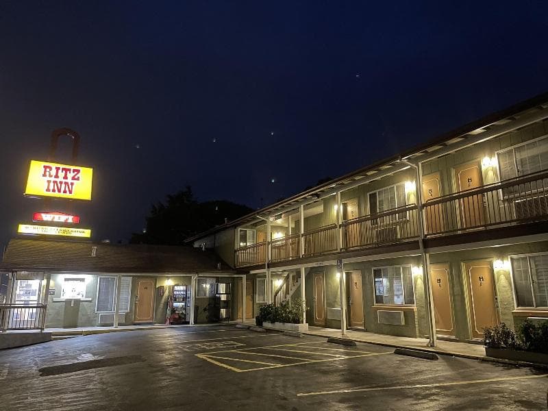 Ritz Inn 5