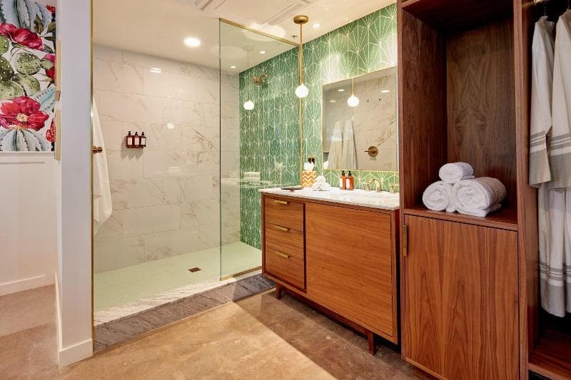 Rise Uptown Hotel 3