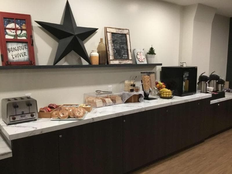 Villa Inn & Suites, SureStay Collection by Best Western 2