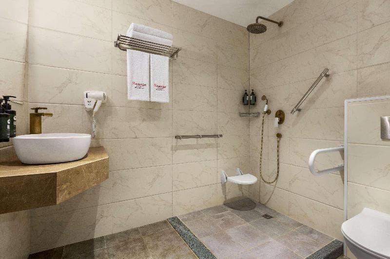Ramada By Wyndham Tbilisi Old City 5