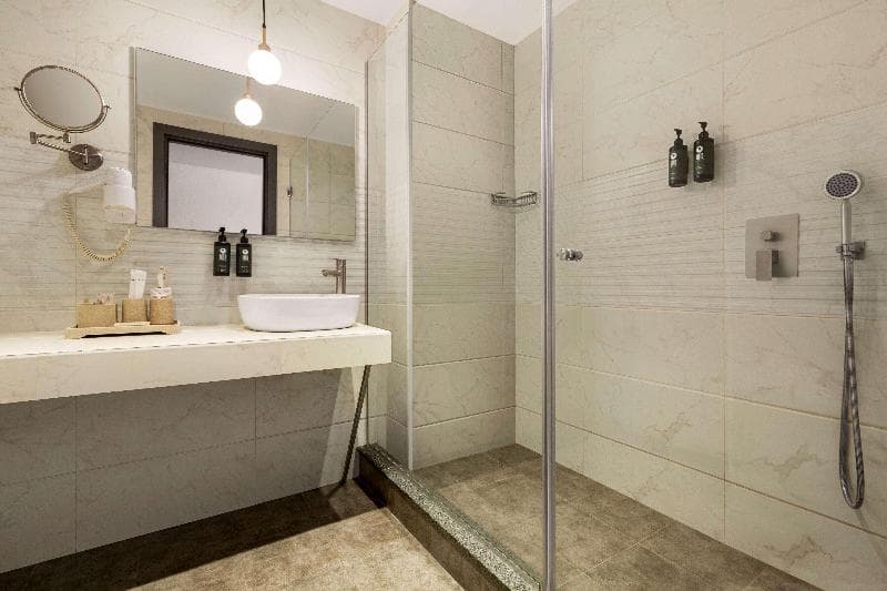 Ramada By Wyndham Tbilisi Old City 4