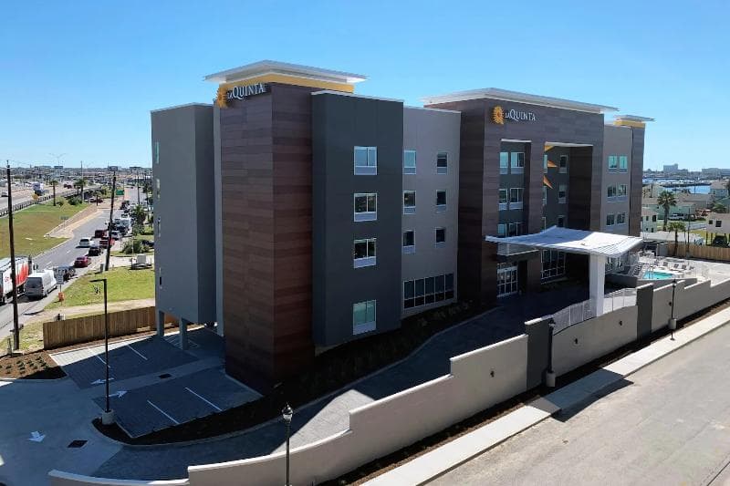 La Quinta Inn & Suites By Wyndham Galveston Island North photo 1