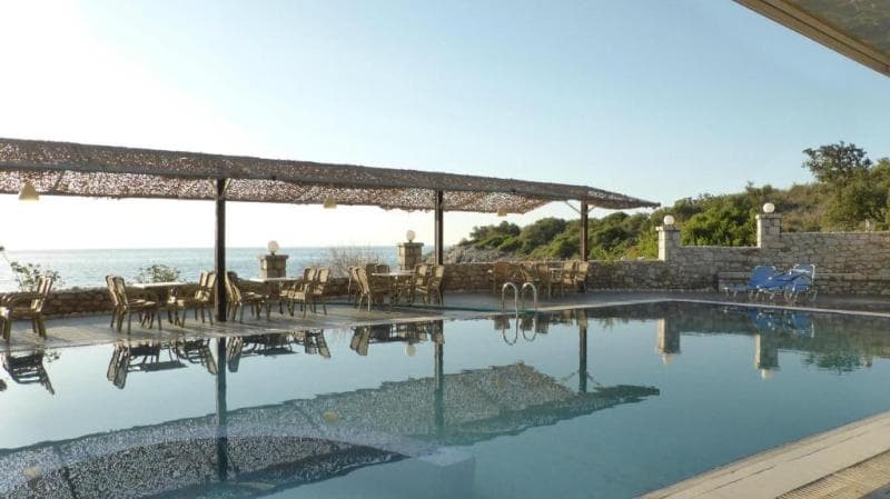 Lalloudes Seaside Accommodation 3